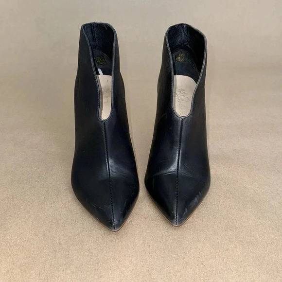 42 Gold Kisses Bootie in Black Leather 7.5 - Picture 9 of 13